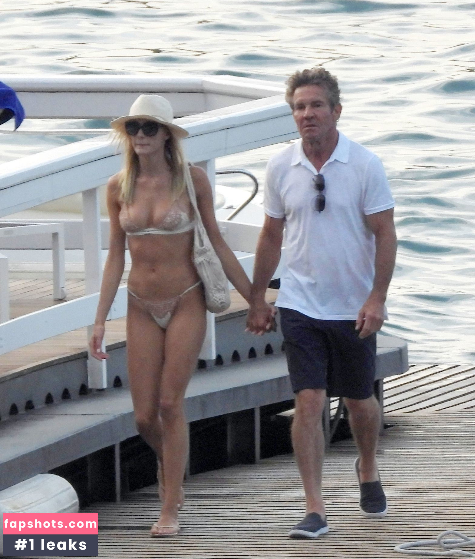 Laura Savoie gallery photo #33