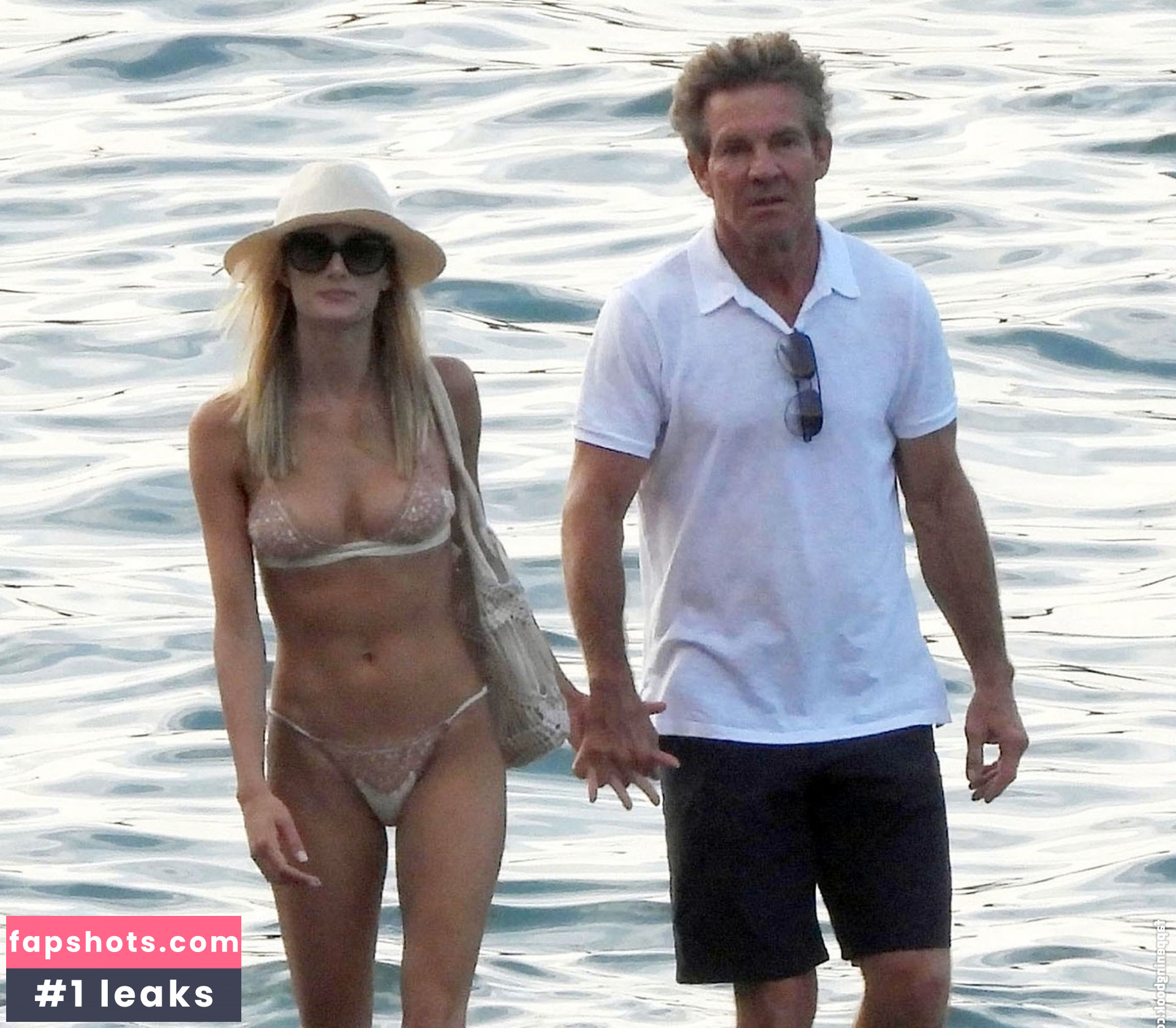 Laura Savoie gallery photo #36