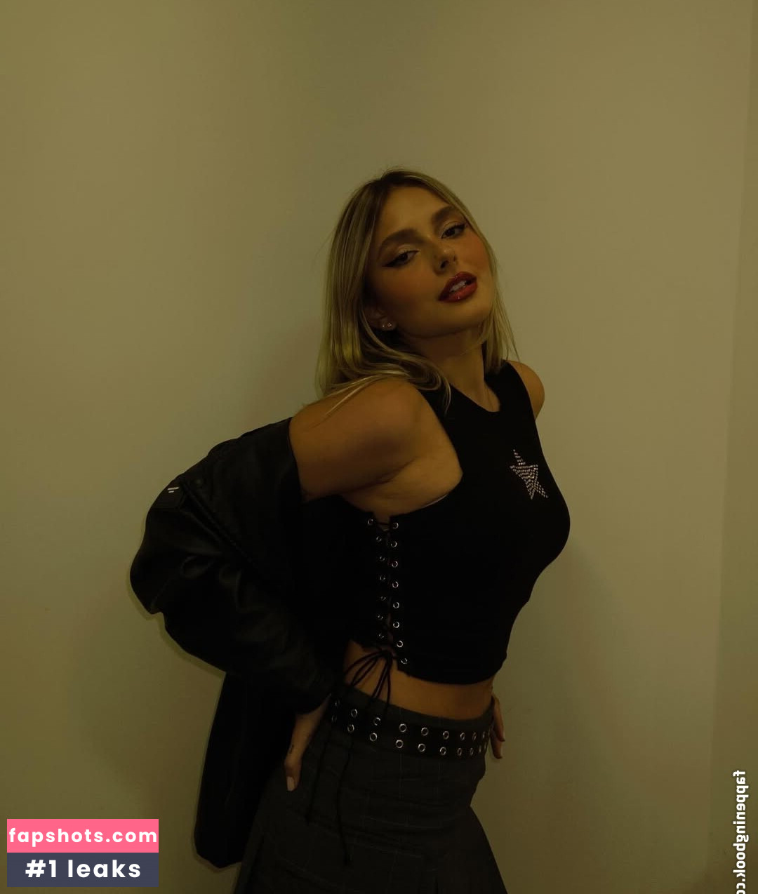 Laura Schadeck gallery photo #2