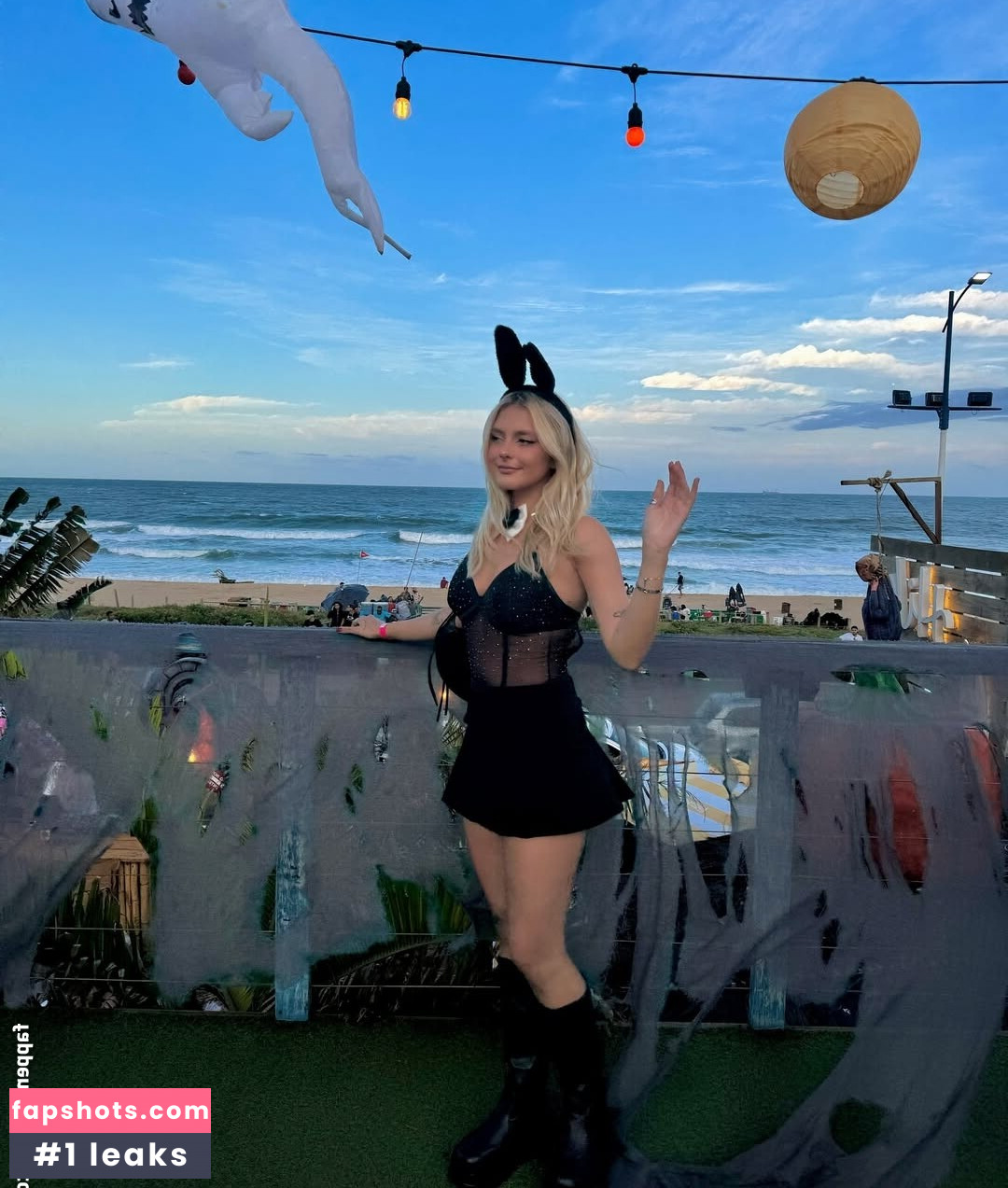 Laura Schadeck gallery photo #25