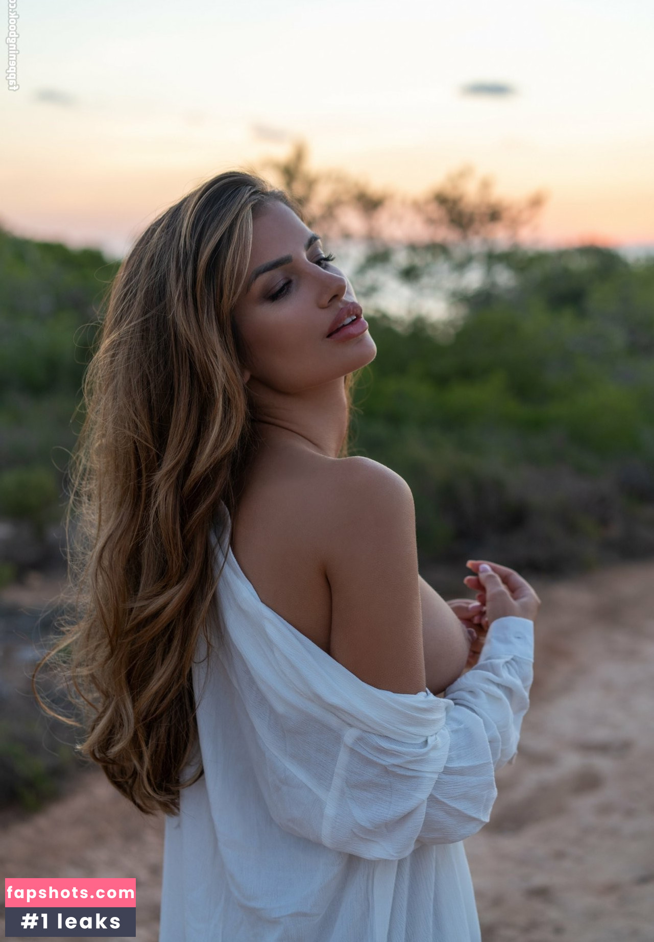 Laura Schultz gallery photo #70