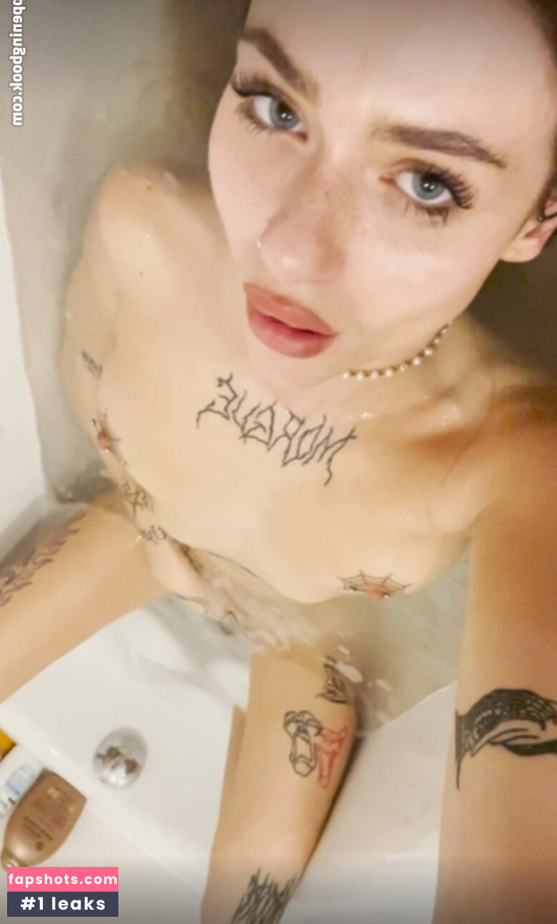 Laura Serafin gallery photo #15