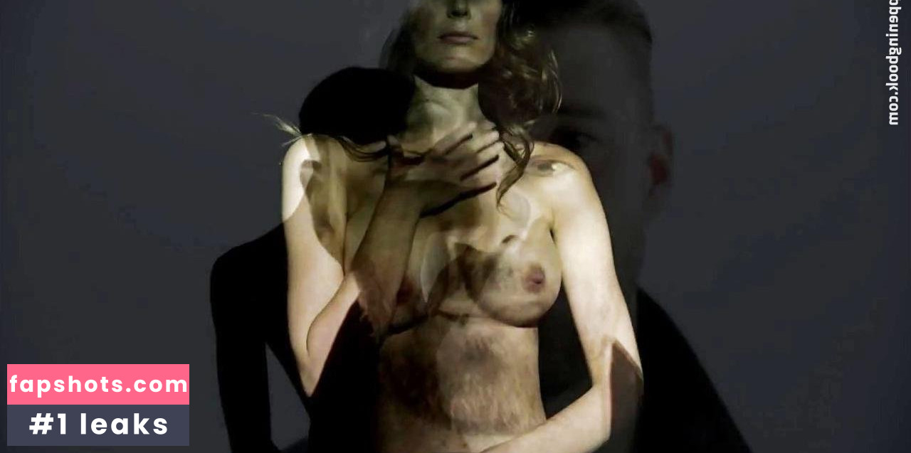 Laura Shields nude babe gallery