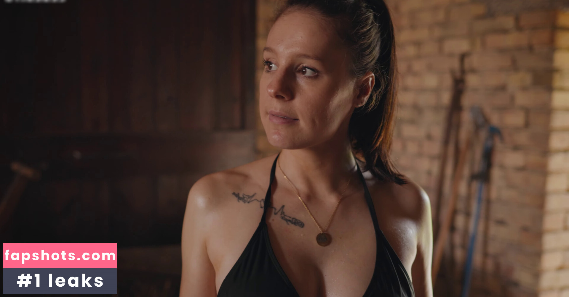 Laura Siener gallery photo #12