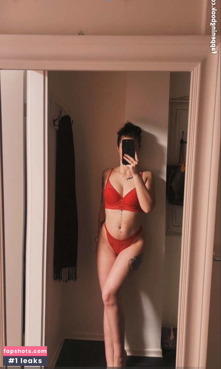 Laura Siener gallery photo #3