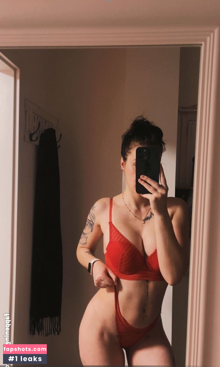 Laura Siener gallery photo #5