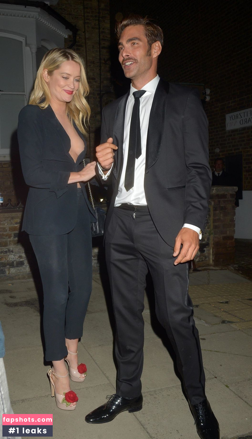 Laura Whitmore Nahé úniky fotek pouze od fanoušků #45 - Fapshots