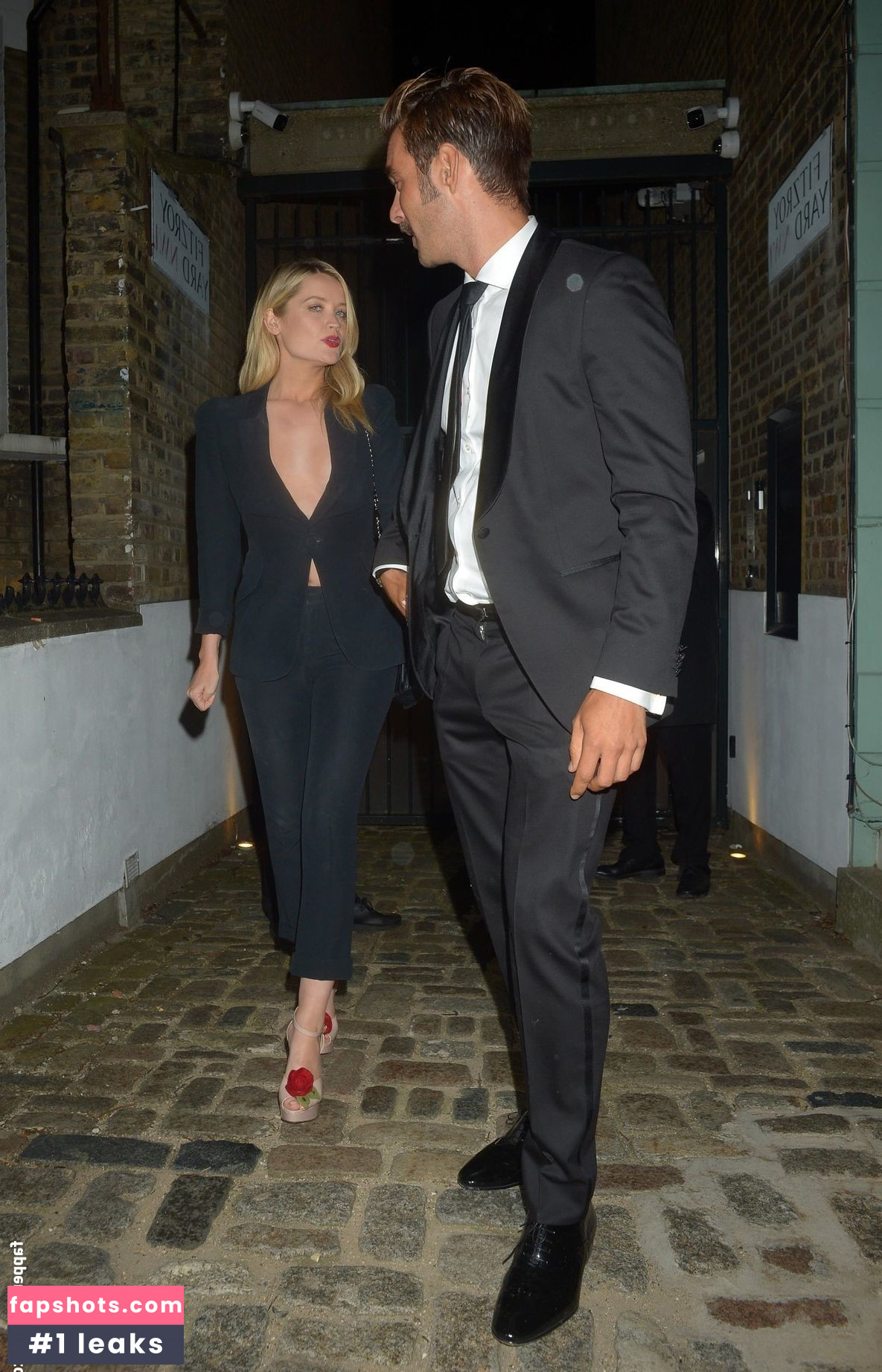 Laura Whitmore Nahé úniky fotek pouze od fanoušků #49 - Fapshots