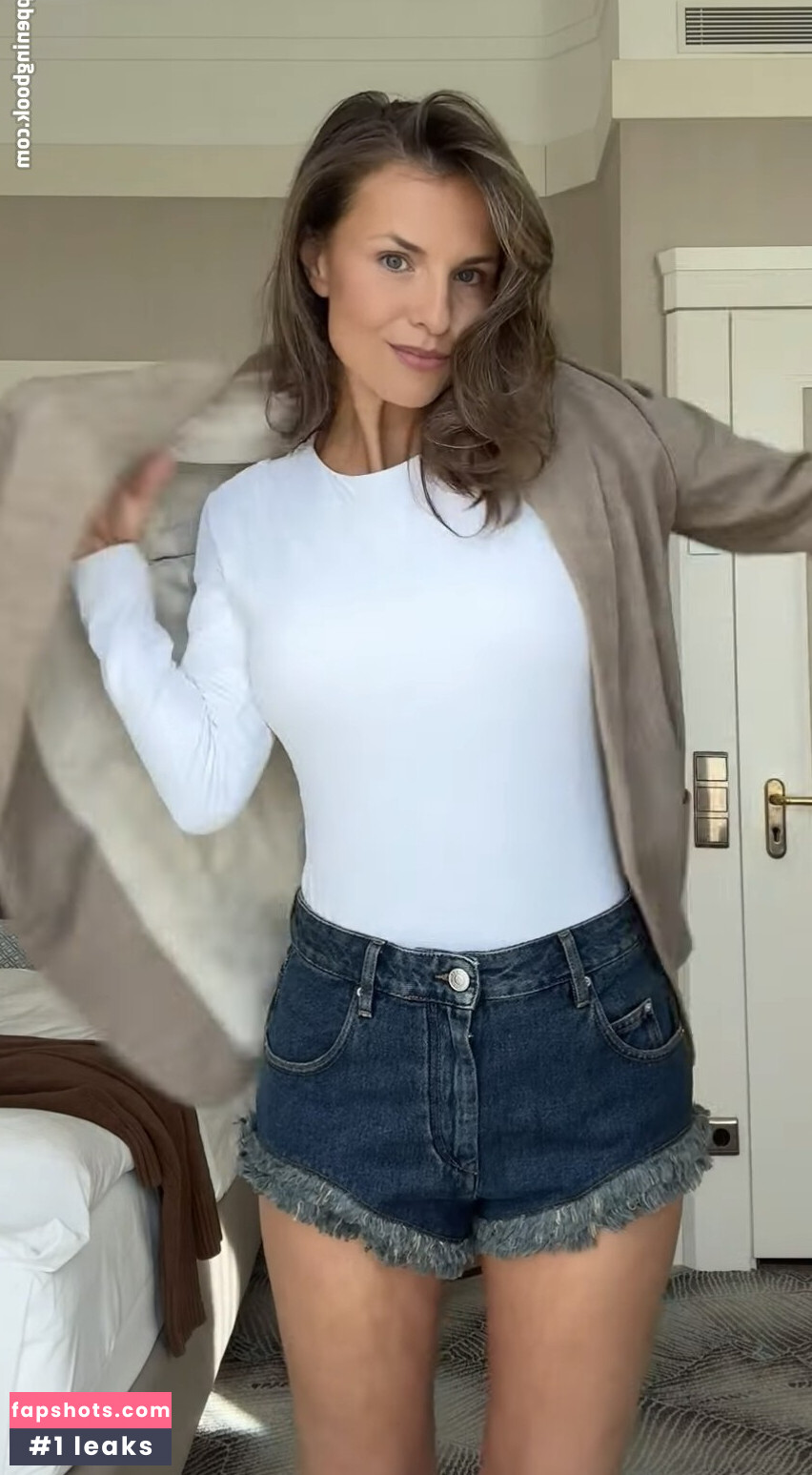 Laura Wontorra Nahé úniky fotek pouze od fanoušků #11 - Fapshots