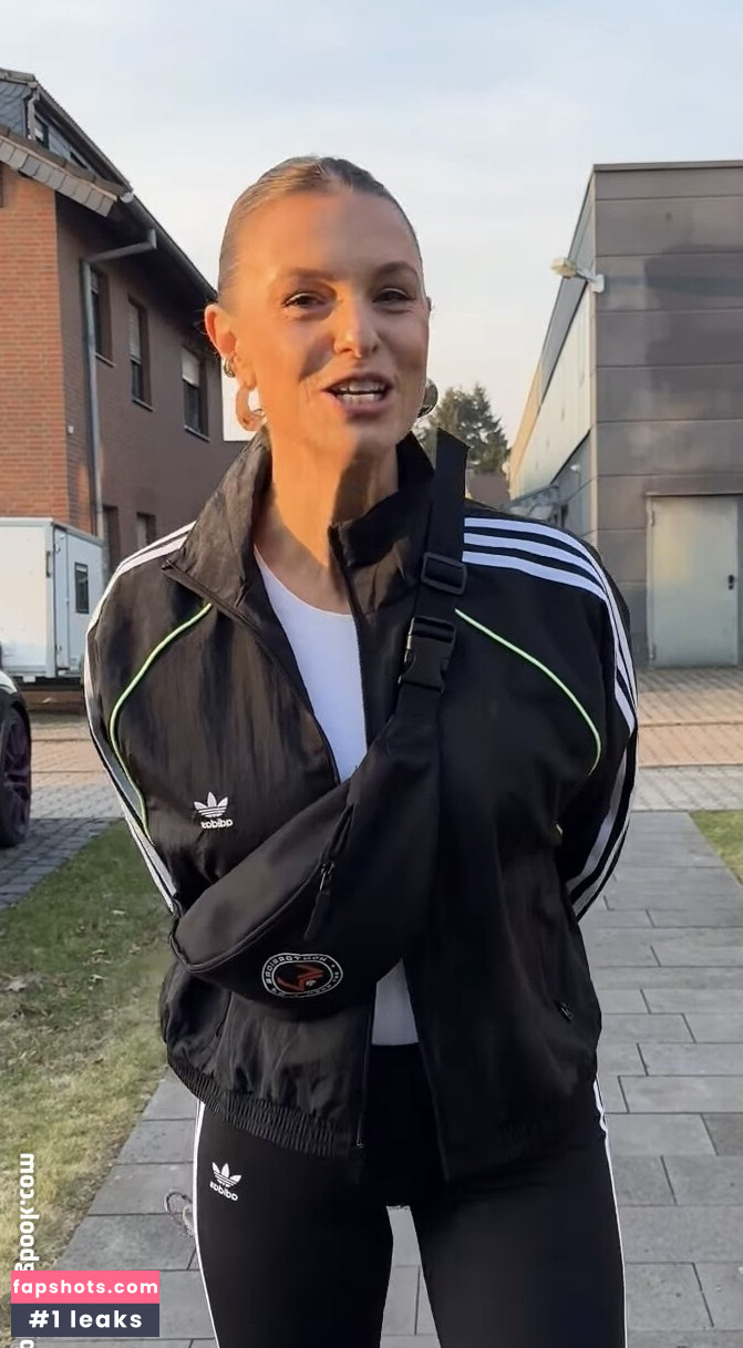 Laura Wontorra Nude Leaks OnlyFans Photos #20 - Fapshots