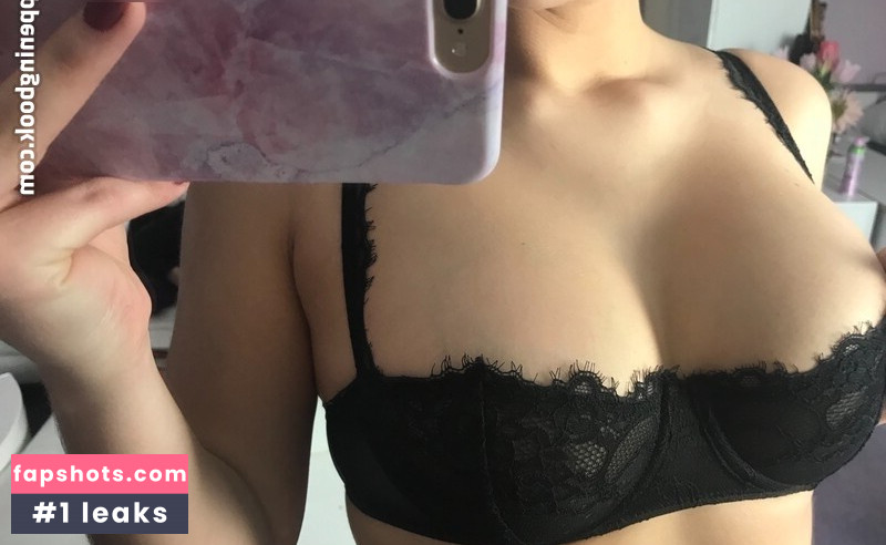 LauraLianaJane Filtración Desnuda OnlyFans Foto #12 - Fapshots