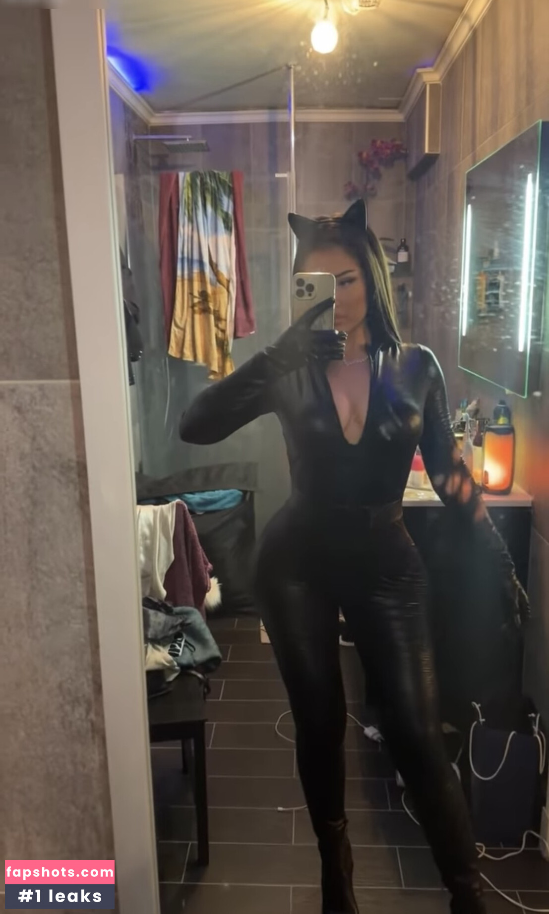 LauraLianaJane Filtración Desnuda OnlyFans Foto #7 - Fapshots