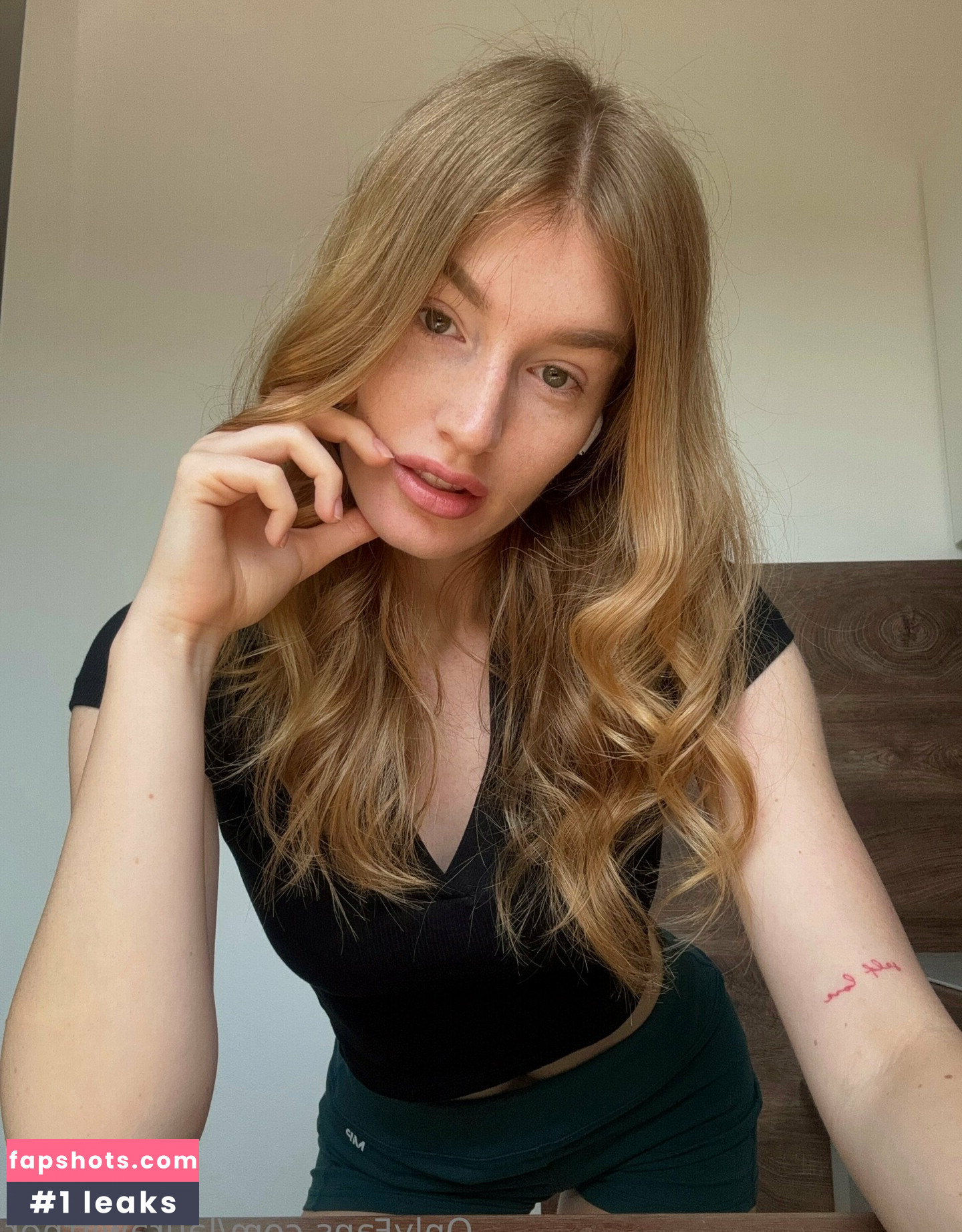 laurawittner gallery photo #37