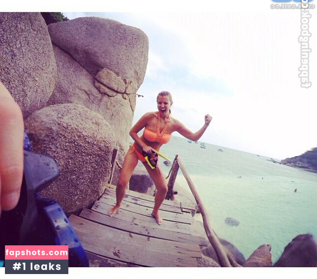 laurawontorra gallery photo #7