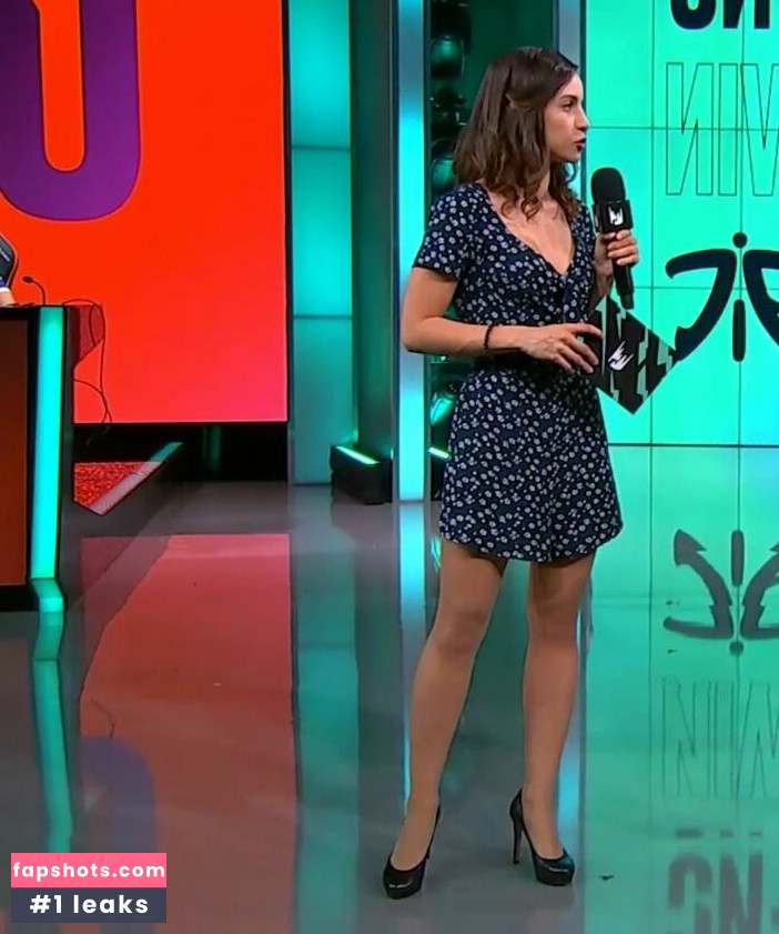 Laure Valée gallery photo #118