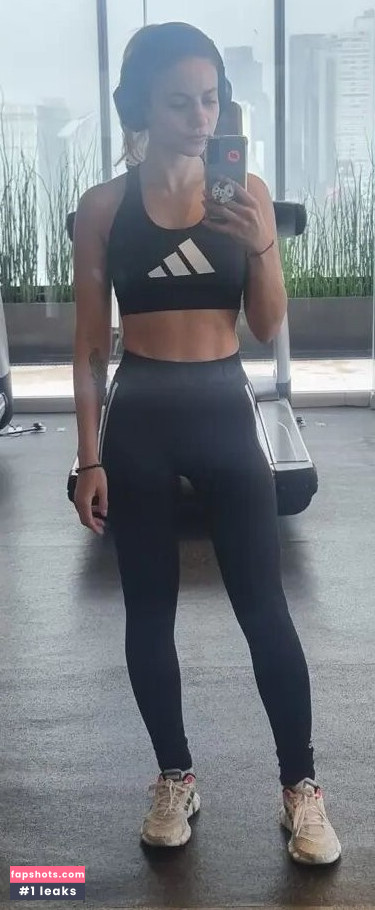 Laure Valée gallery photo #119