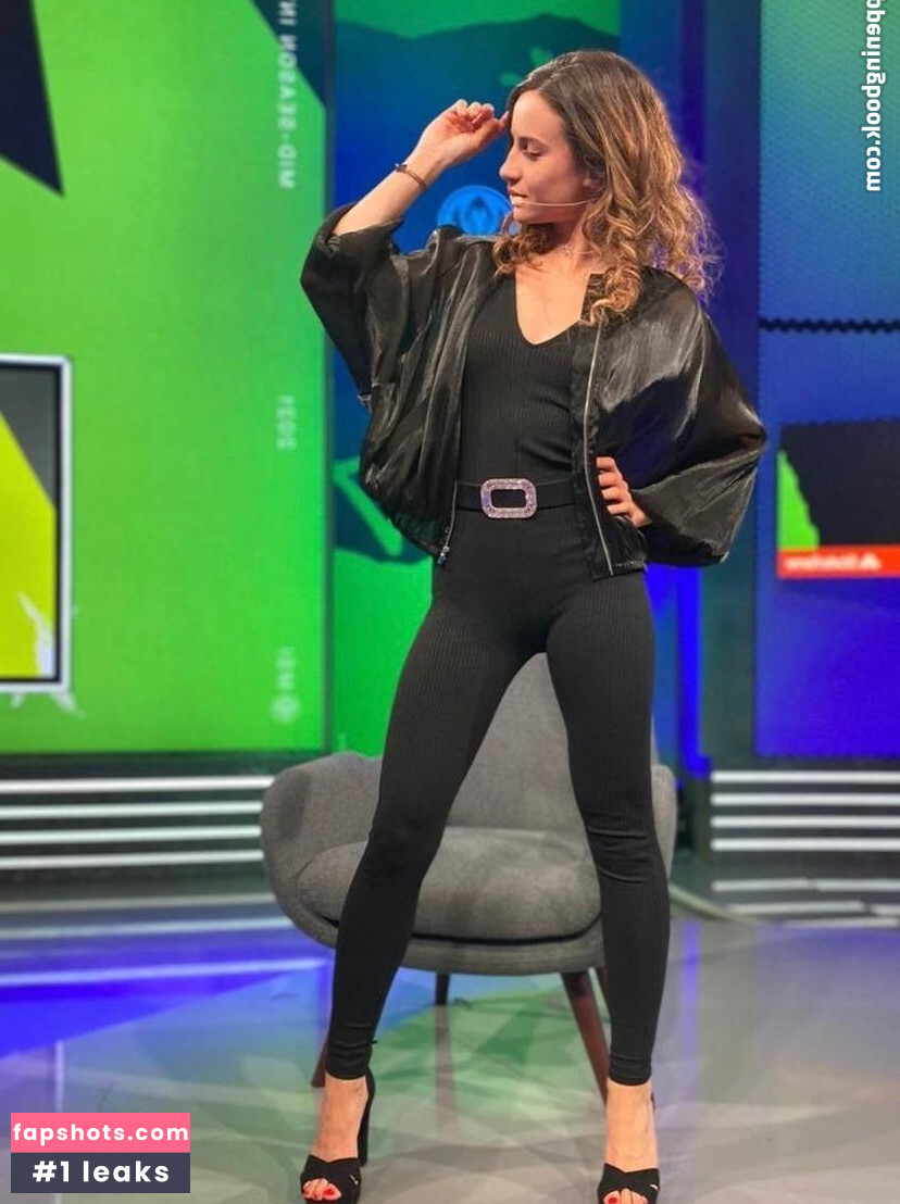 Laure Valée gallery photo #128