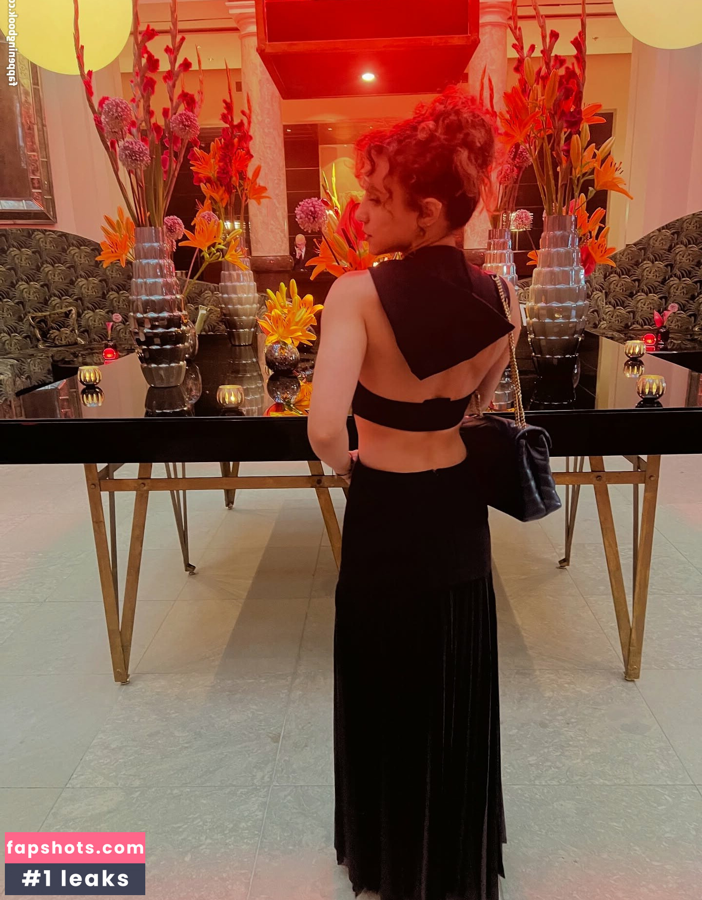 Laure Valée gallery photo #18