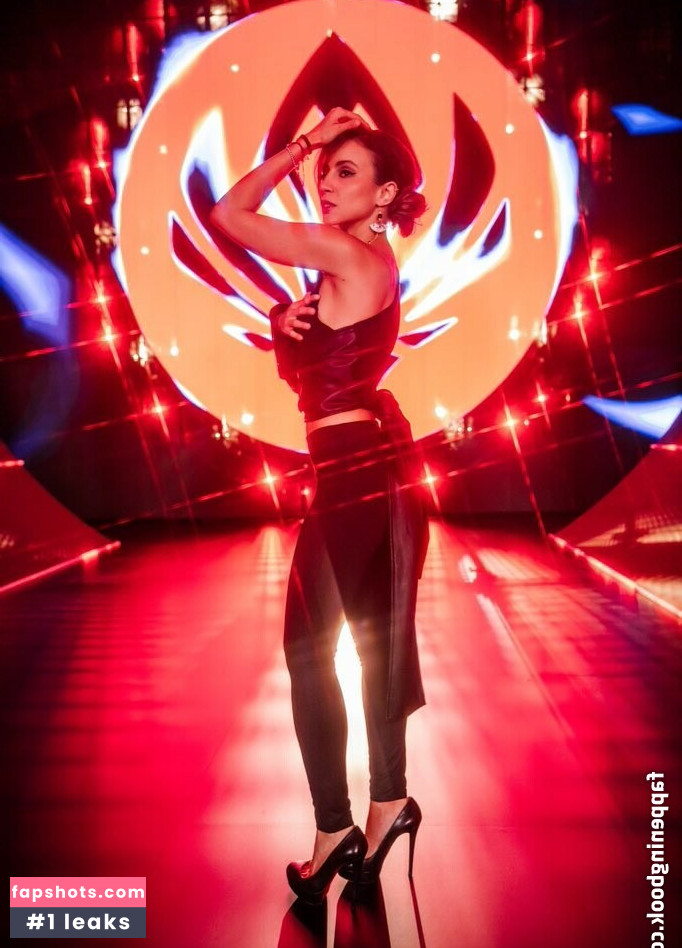 Laure Valée gallery photo #39