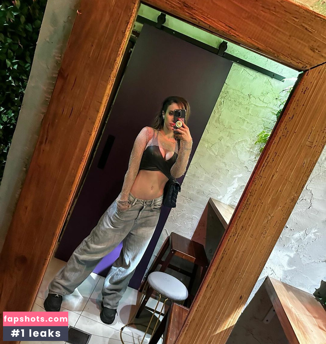 Laure Valée gallery photo #72