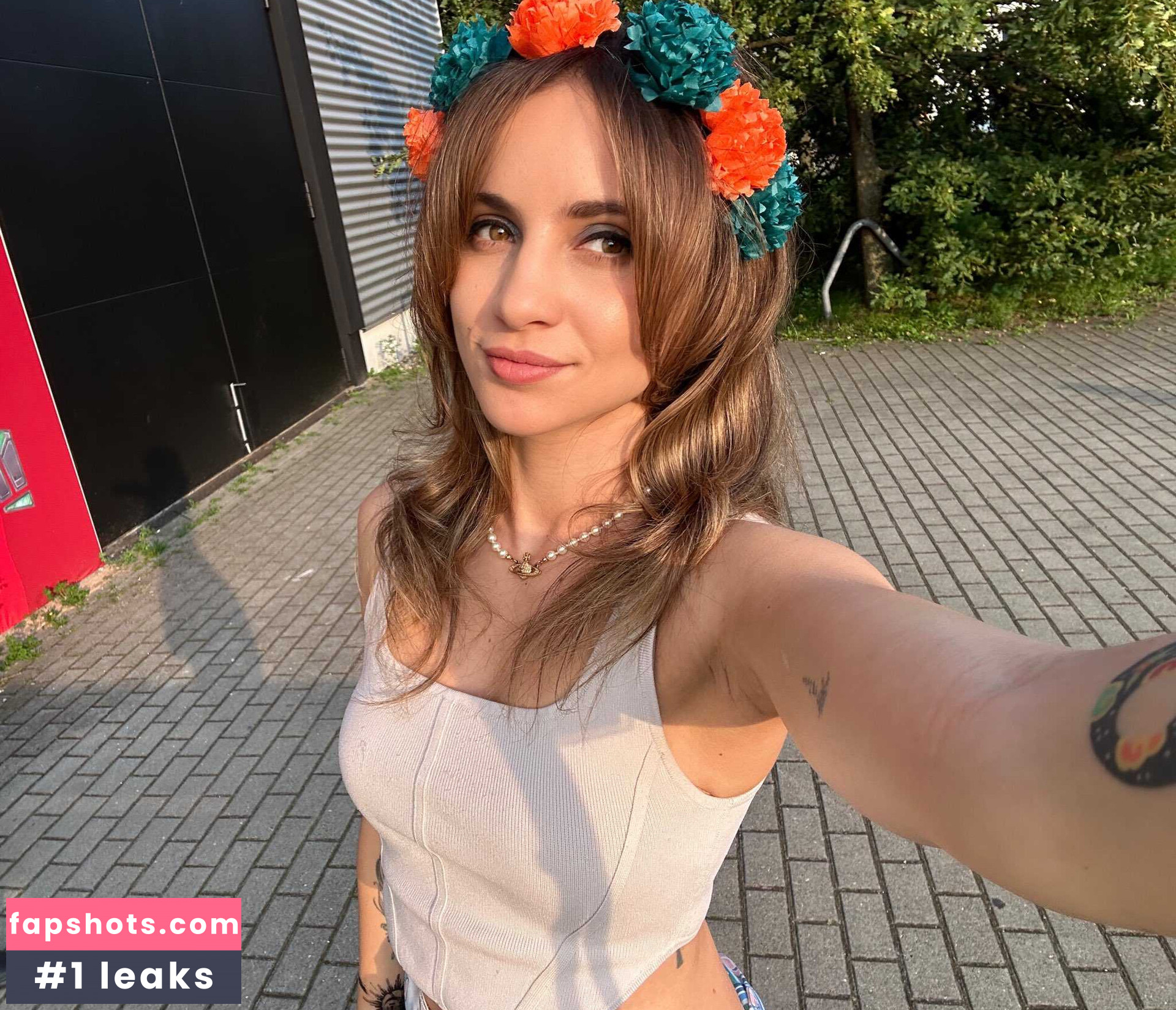 Laure Valée gallery photo #9