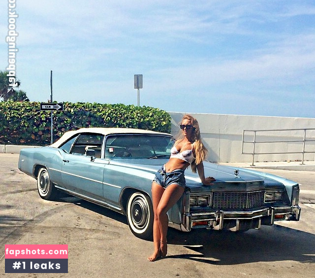 Laureen Pisciotta Nude Leaks OnlyFans Photos #10 - LeakJerk