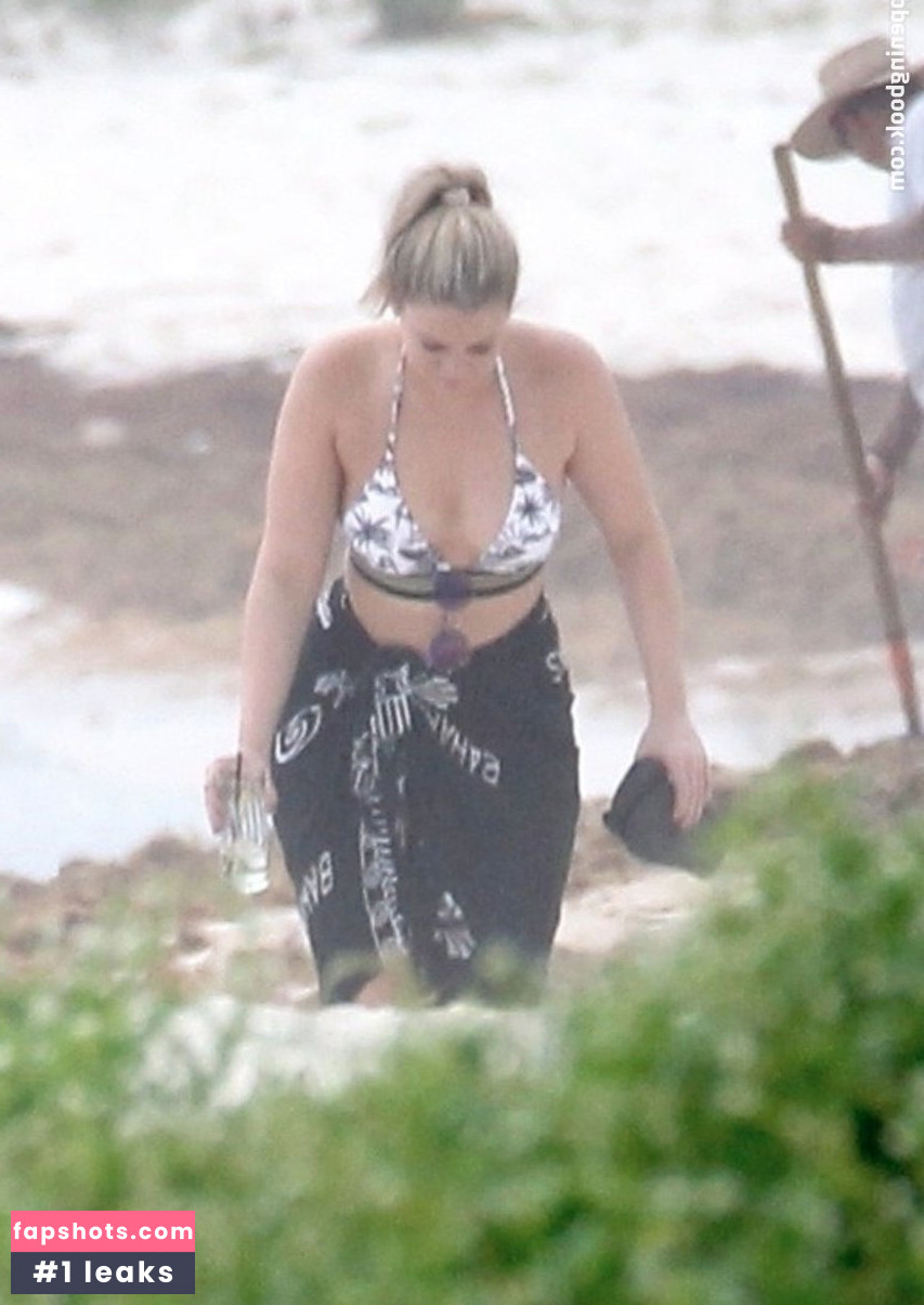 Lauren Alaina gallery photo #16