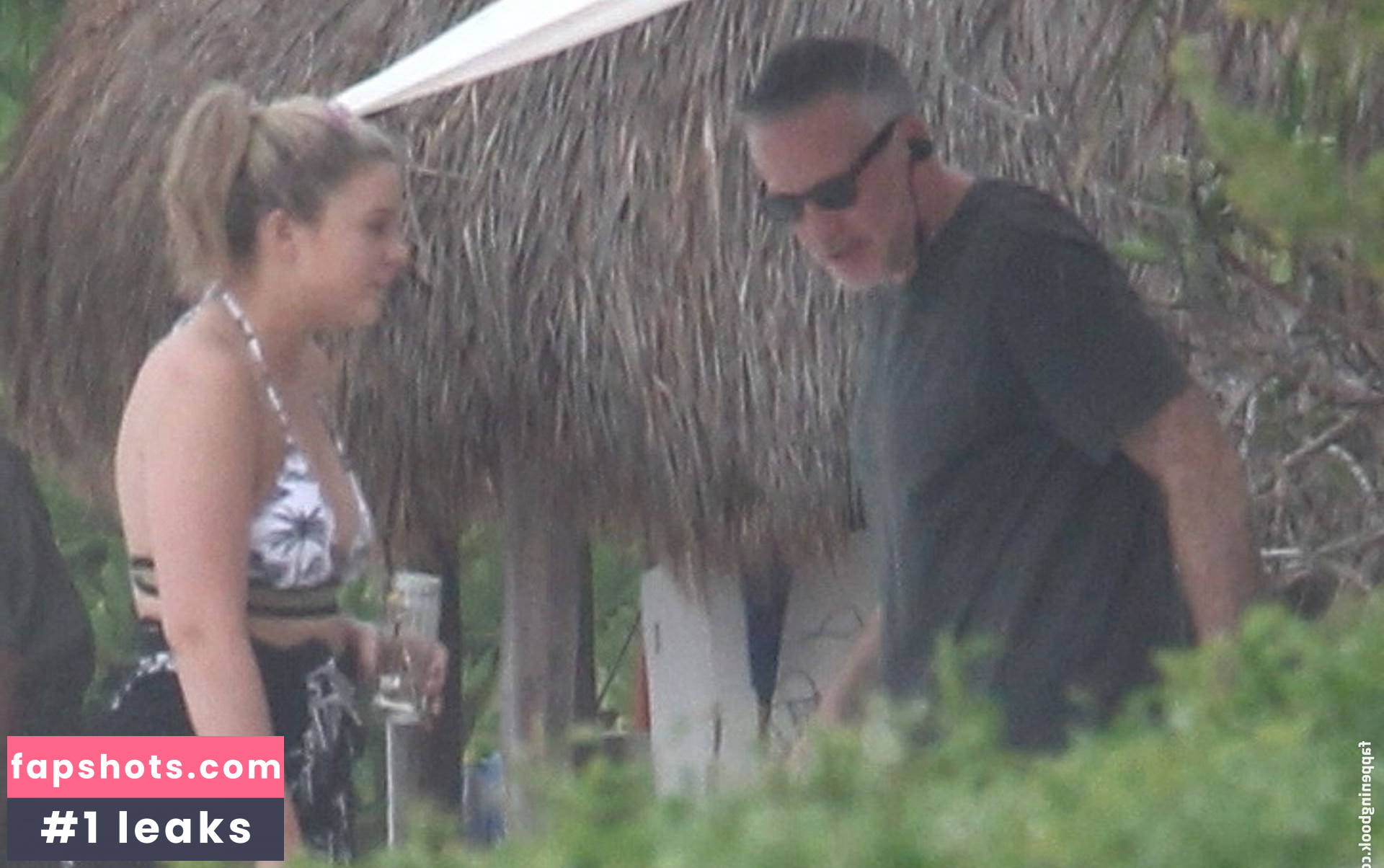 Lauren Alaina gallery photo #18