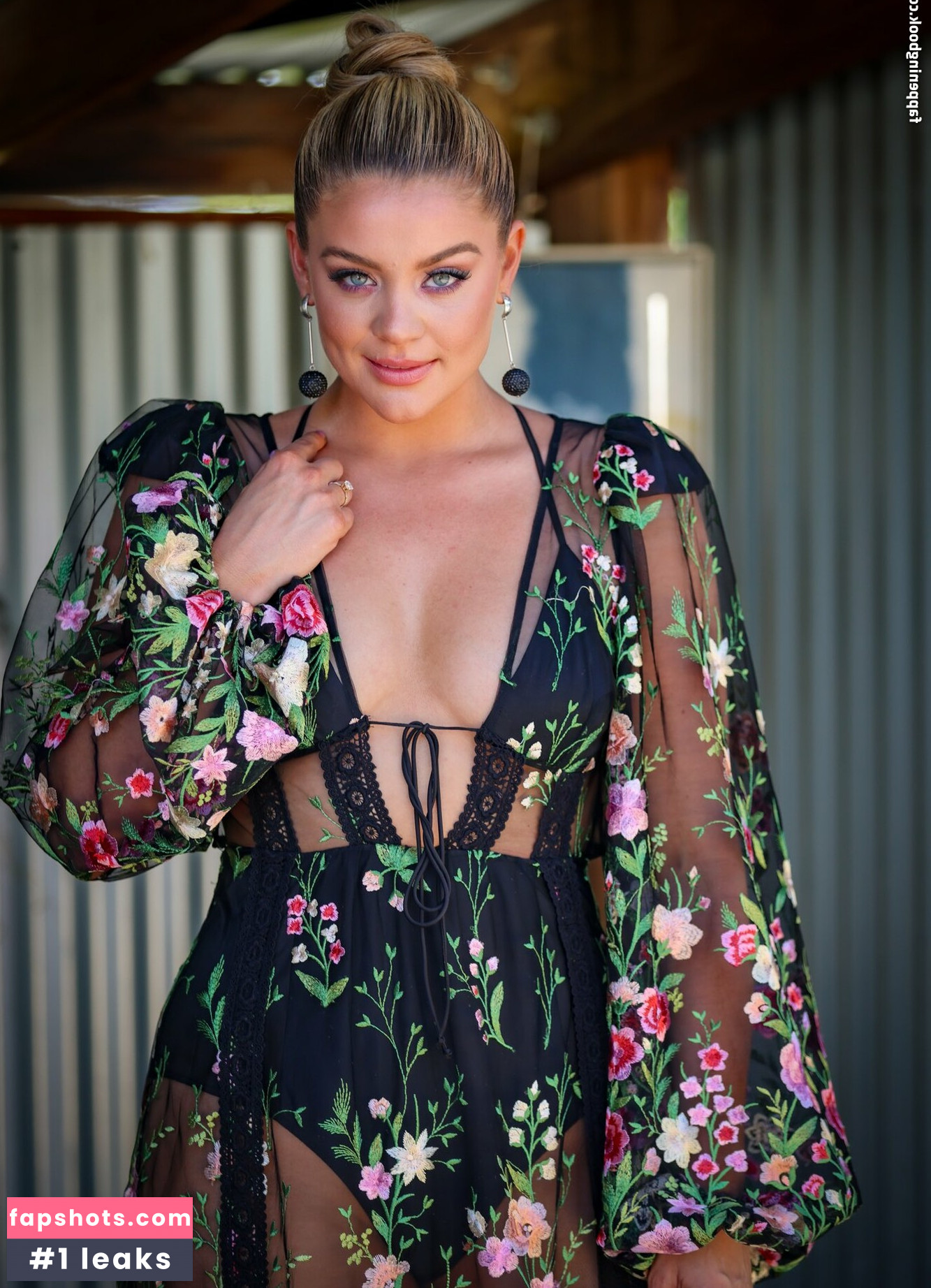 Lauren Alaina gallery photo #3