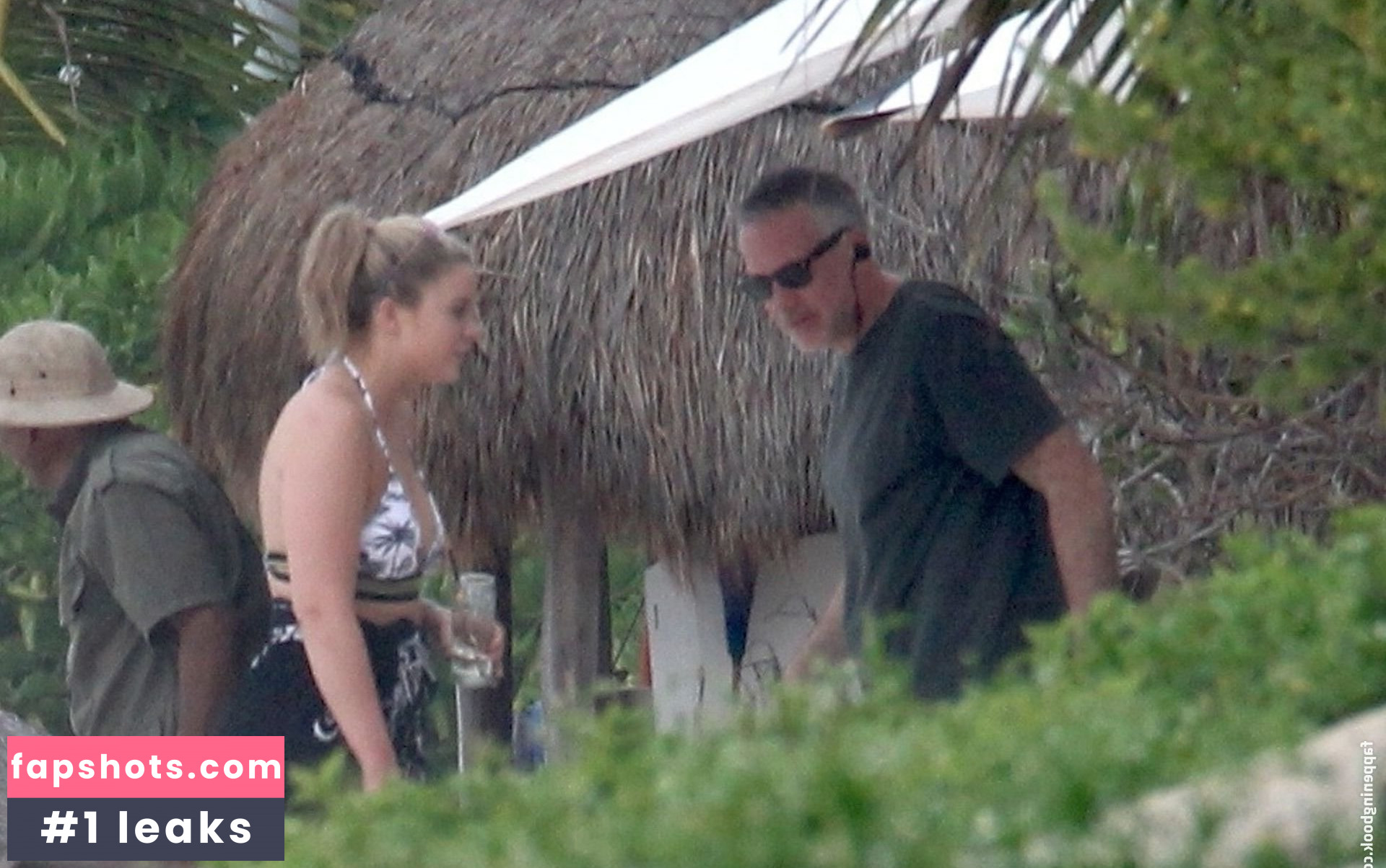 Lauren Alaina gallery photo #25