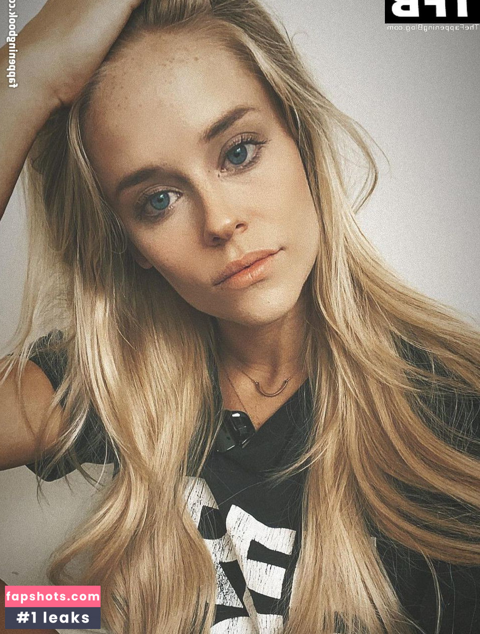 Lauren Ann Smith gallery photo #11