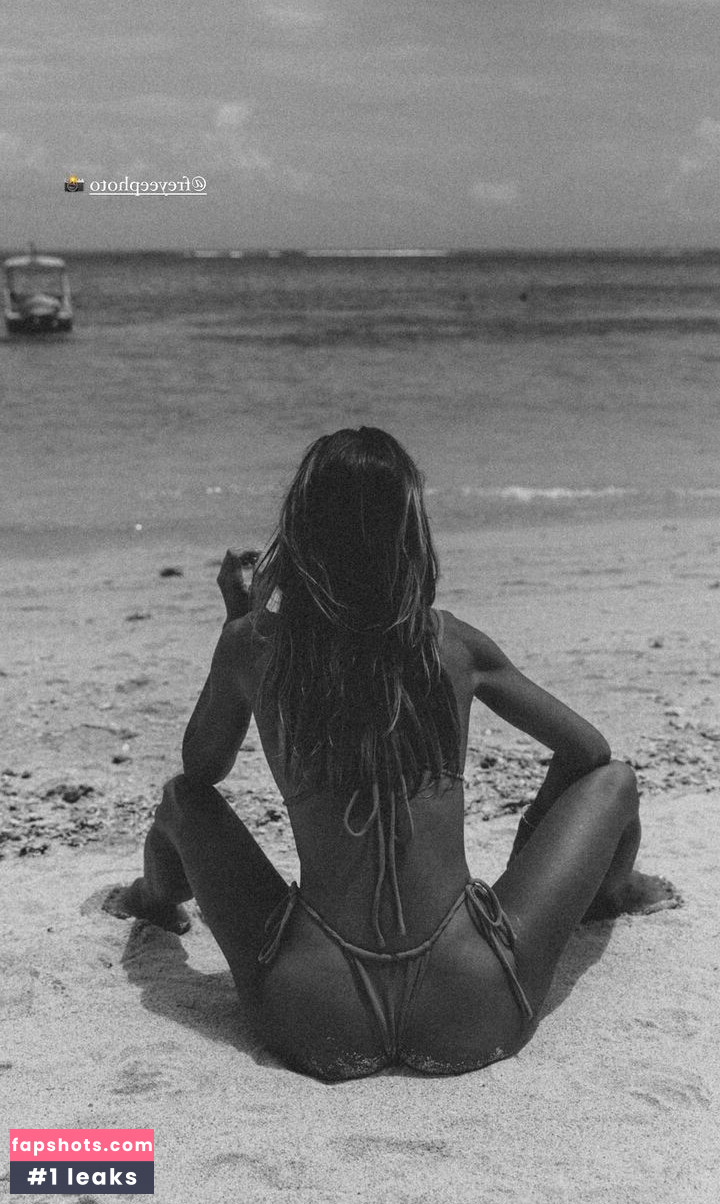 Lauren Bullen Nude Leaks OnlyFans Photos #16 - LeakJerk