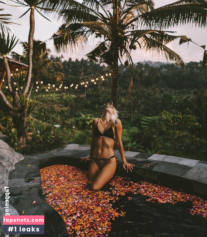 Lauren Bullen Nude Leaks OnlyFans Photos #27 - LeakJerk