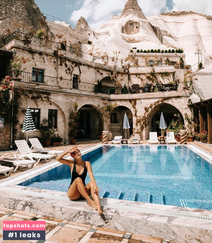 Lauren Bullen Nude Leaks OnlyFans Photos #36 - LeakJerk