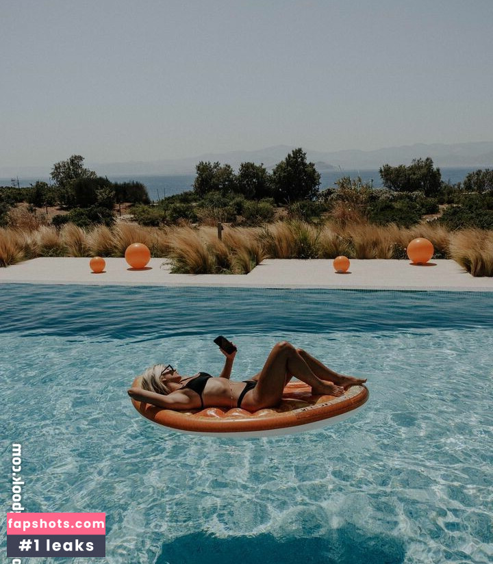 Lauren Bullen Nude Leaks OnlyFans Photos #41 - LeakJerk