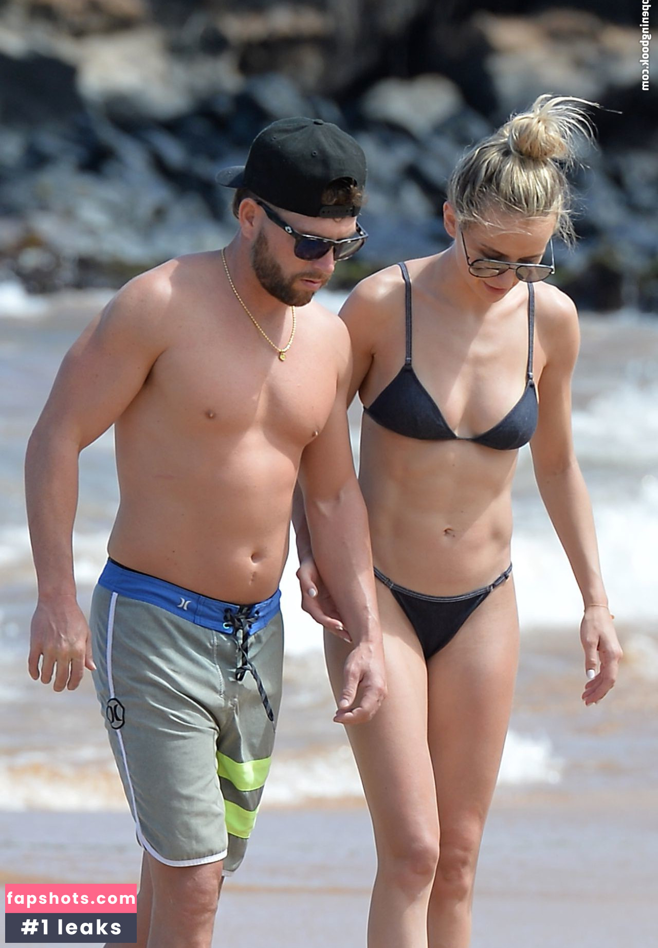 Lauren Bushnell gallery photo #4