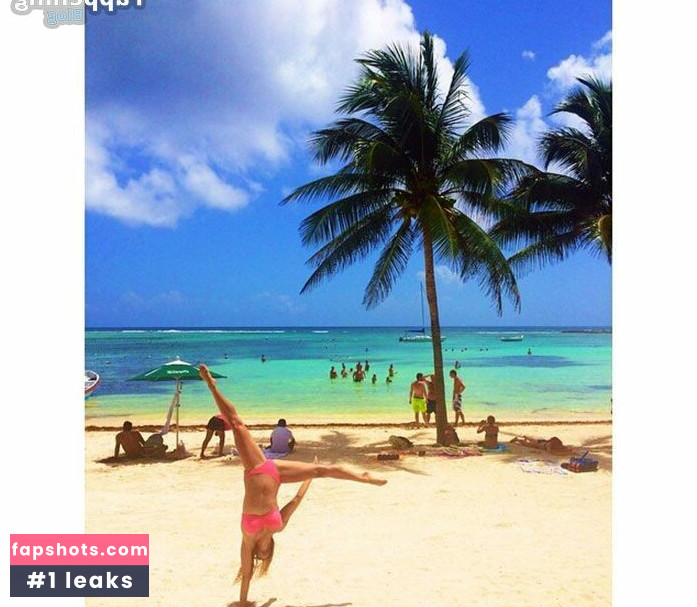 Lauren Compton nude babe gallery