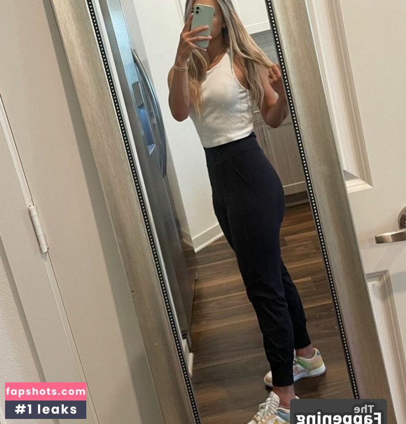 Lauren Cowling gallery photo #7