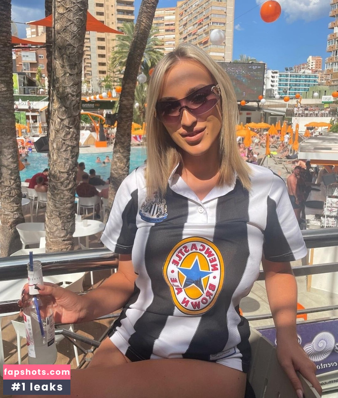 Lauren Day gallery photo #36