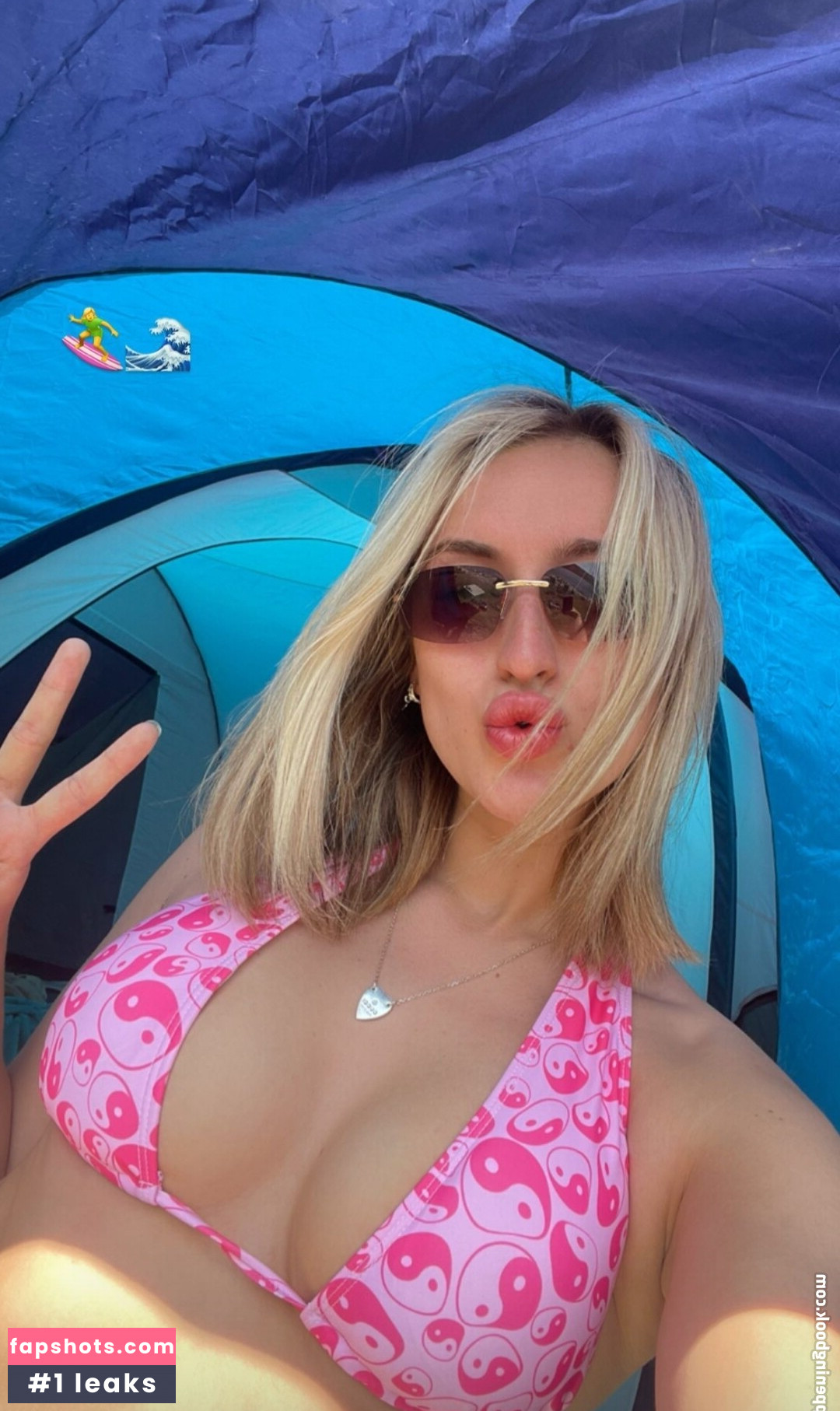 Lauren Day gallery photo #48