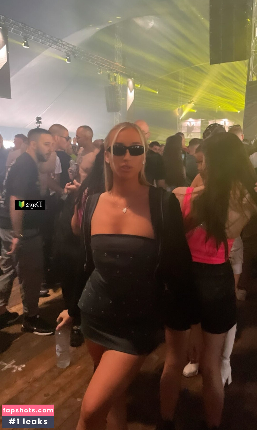 Lauren Day gallery photo #58