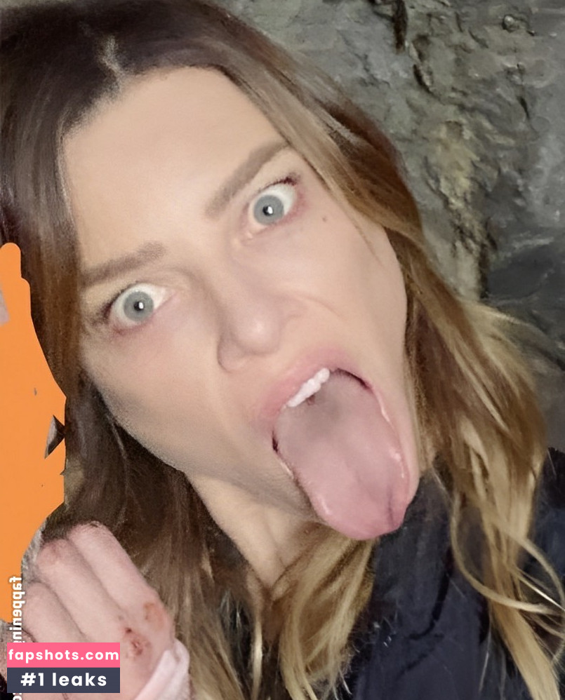 Lauren German gallery photo #16