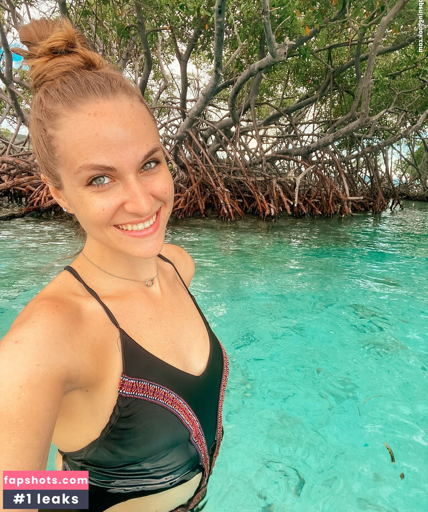 Lauren La Gringa Latina gallery photo #17