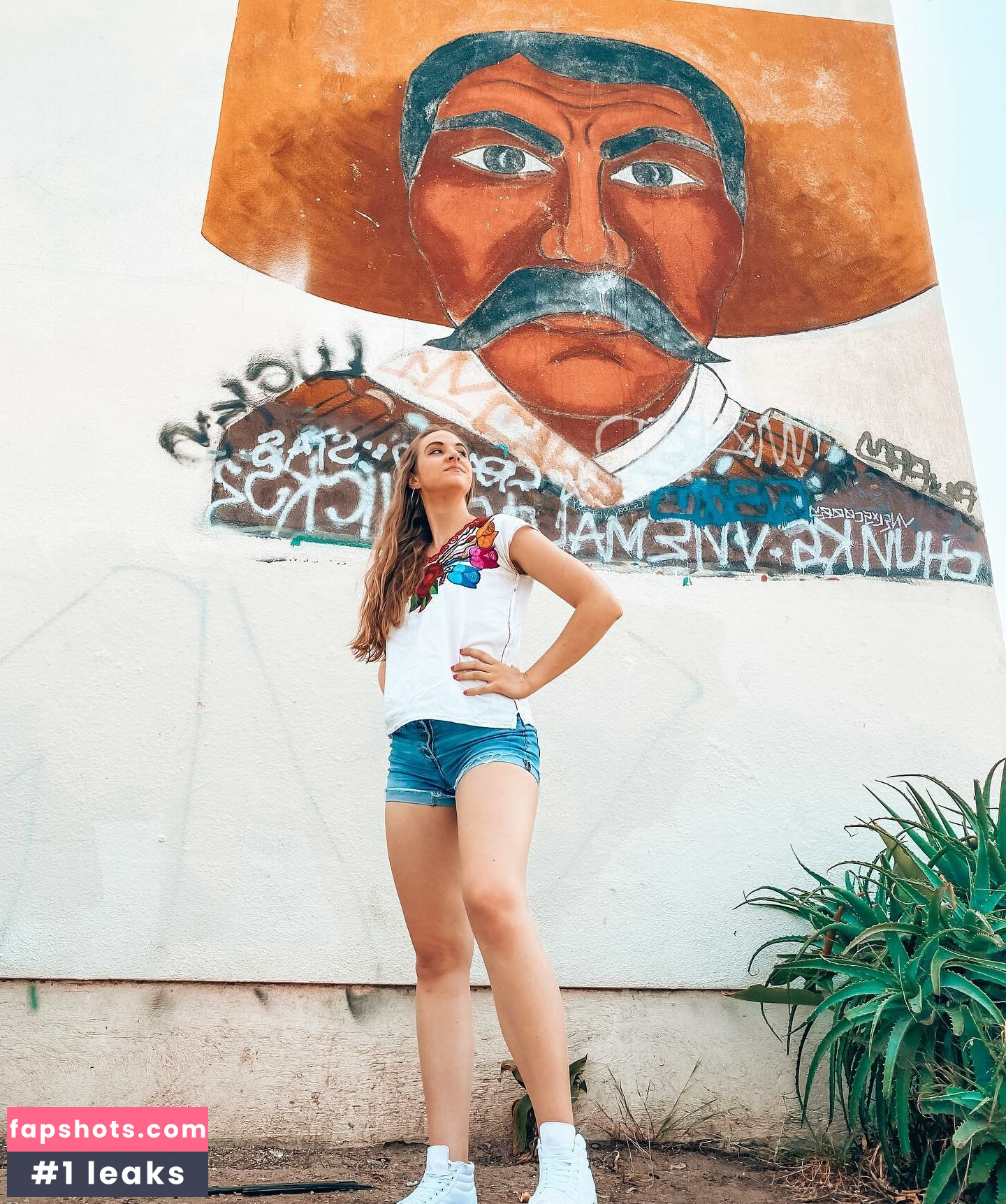 Lauren La Gringa Latina gallery photo #8