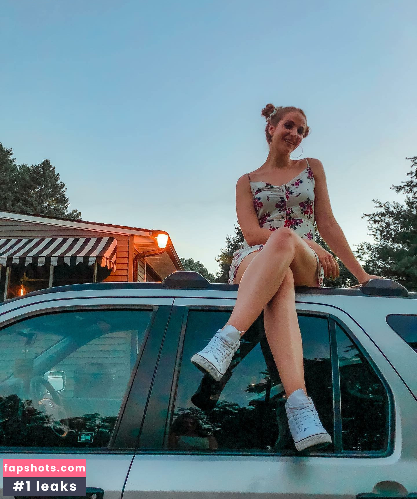 Lauren La Gringa Latina gallery photo #9