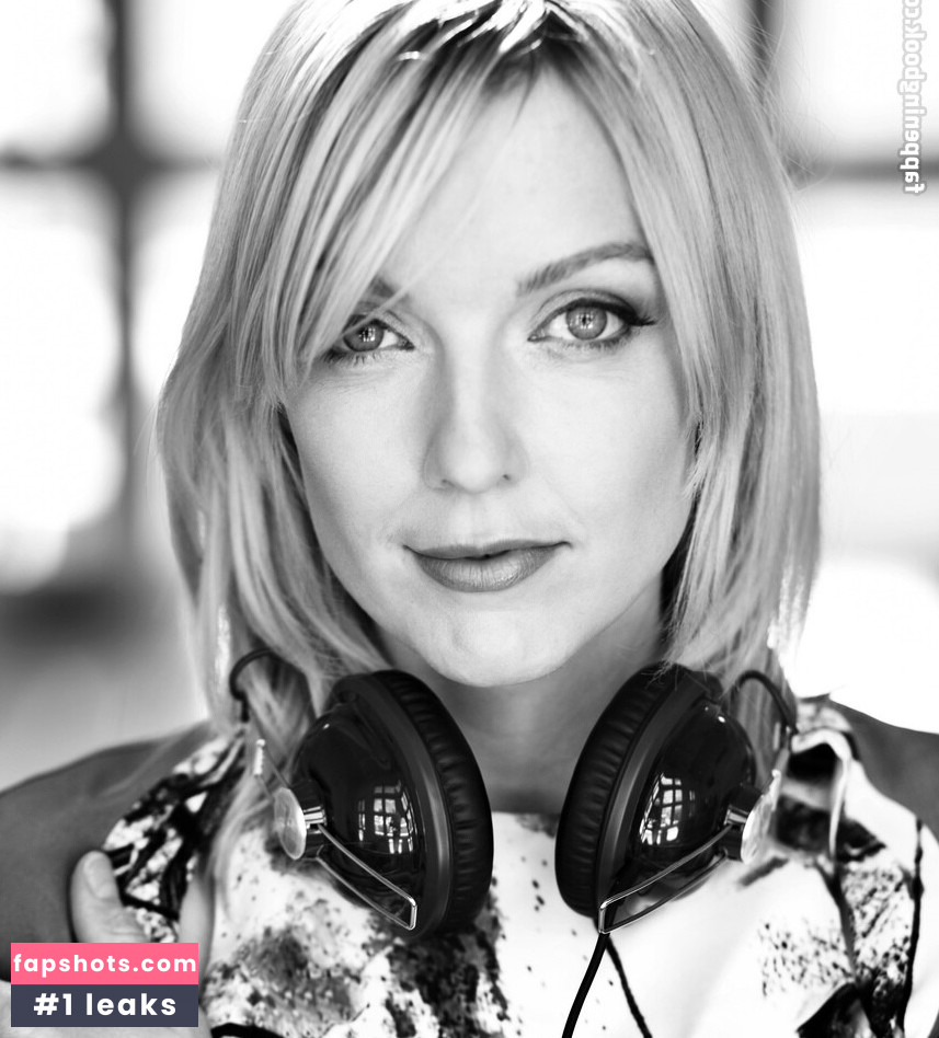 Lauren Laverne Nude Leaks OnlyFans Photos #15 - LeakJerk