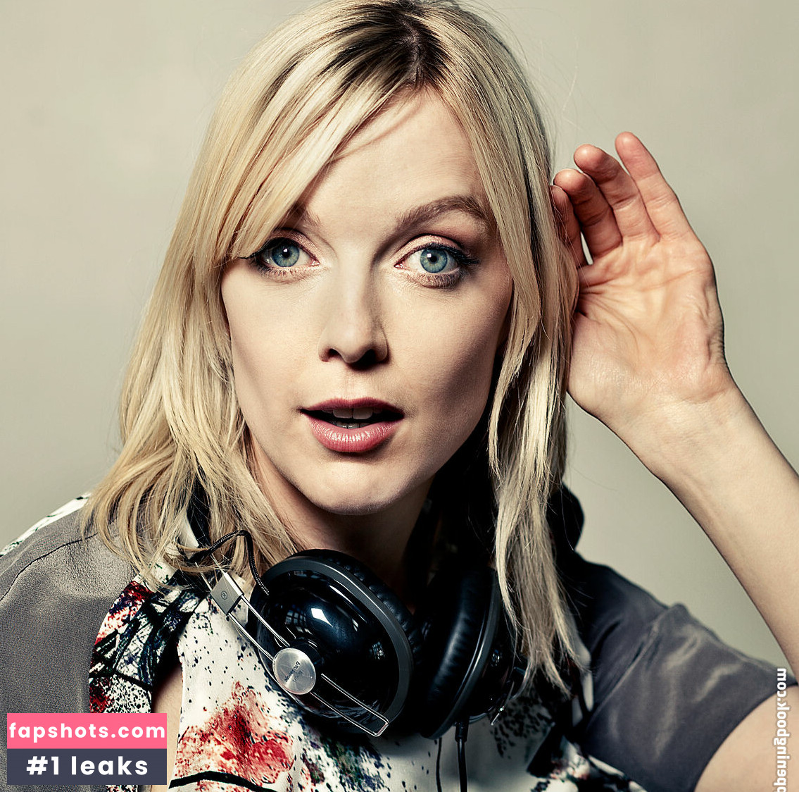 Lauren Laverne Nude Leaks OnlyFans Photos #17 - LeakJerk