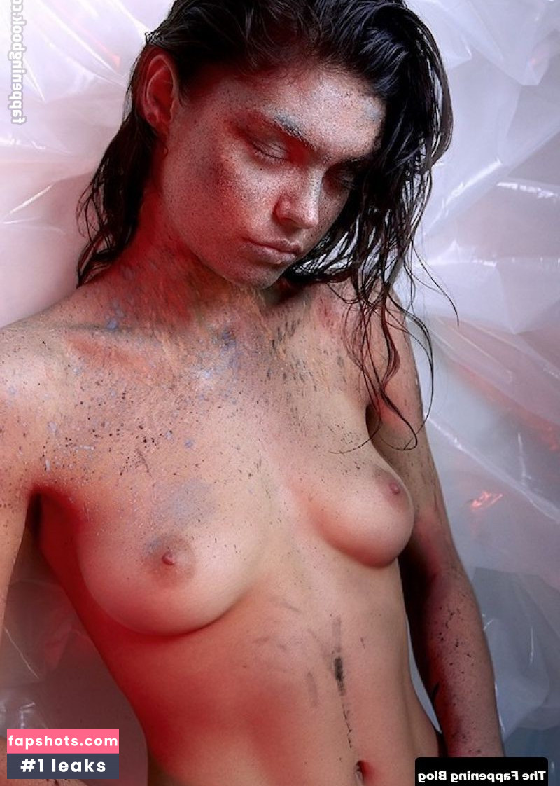 Lauren Layne gallery photo #12