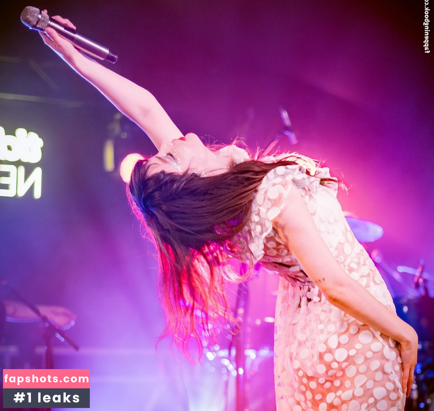 Lauren Mayberry Nude Leaks OnlyFans Photos #101 - LeakJerk