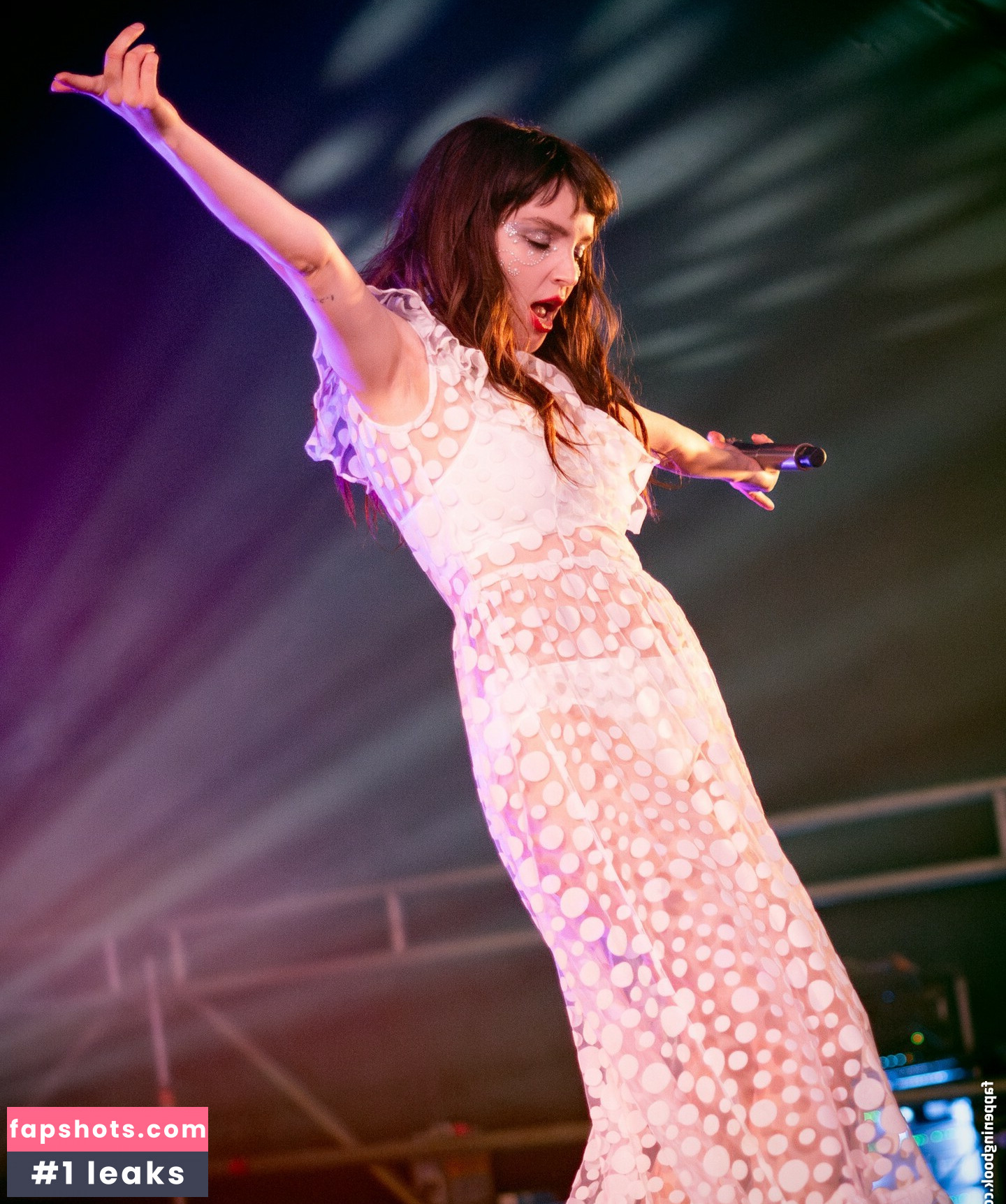 Lauren Mayberry Nude Leaks OnlyFans Photos #105 - LeakJerk